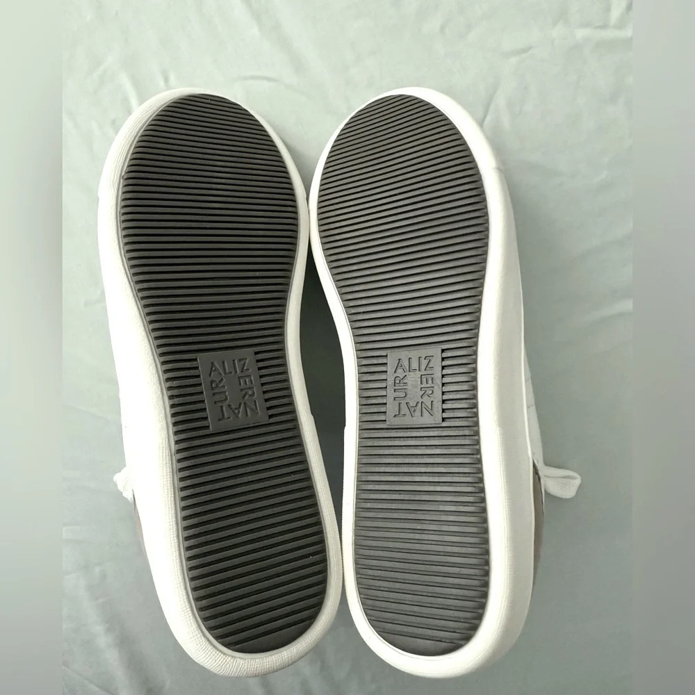 New! Naturalizer Morrison Sneakers Women's Size 5M White Leather MSRP $110 - Picture 2 of 4